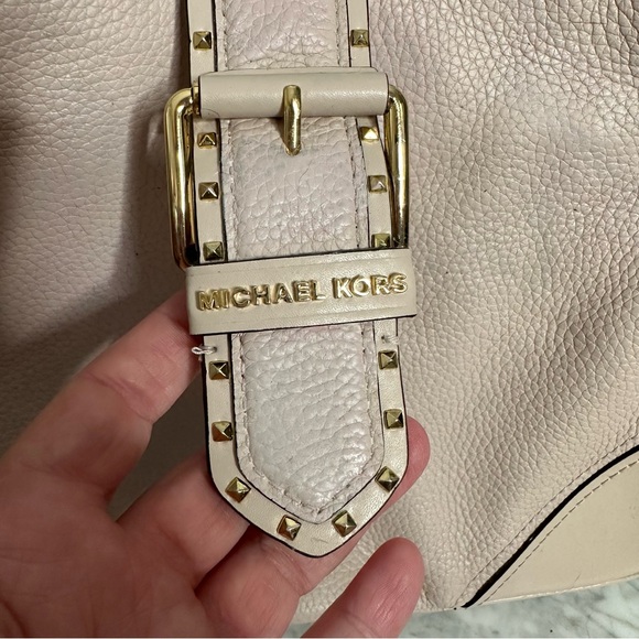 MICHAEL KORS Leather Shoulder Bag in Soft Pink - Picture 10 of 10